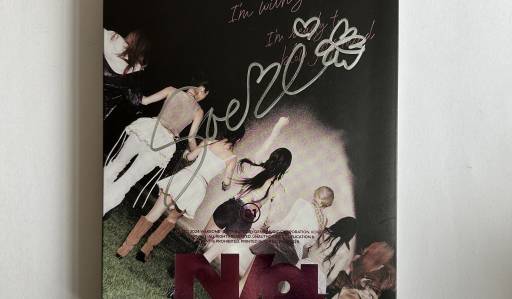 IZNA N_A SIGNED NA ALBUM -